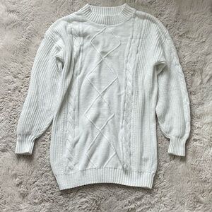 XS white Hollister grande cable knit sweater